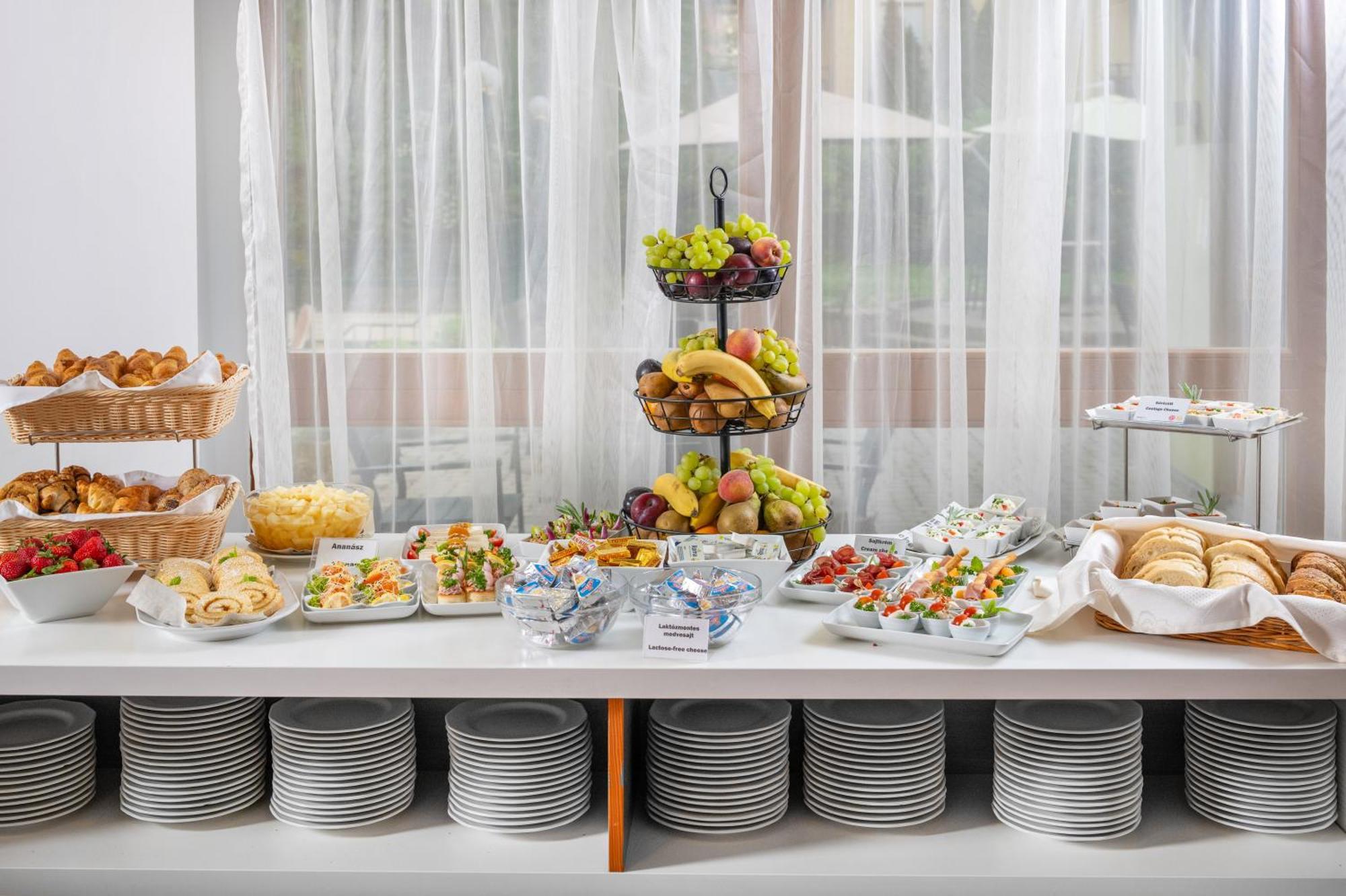 Corvin Hotel Budapest Residence Ngoại thất bức ảnh