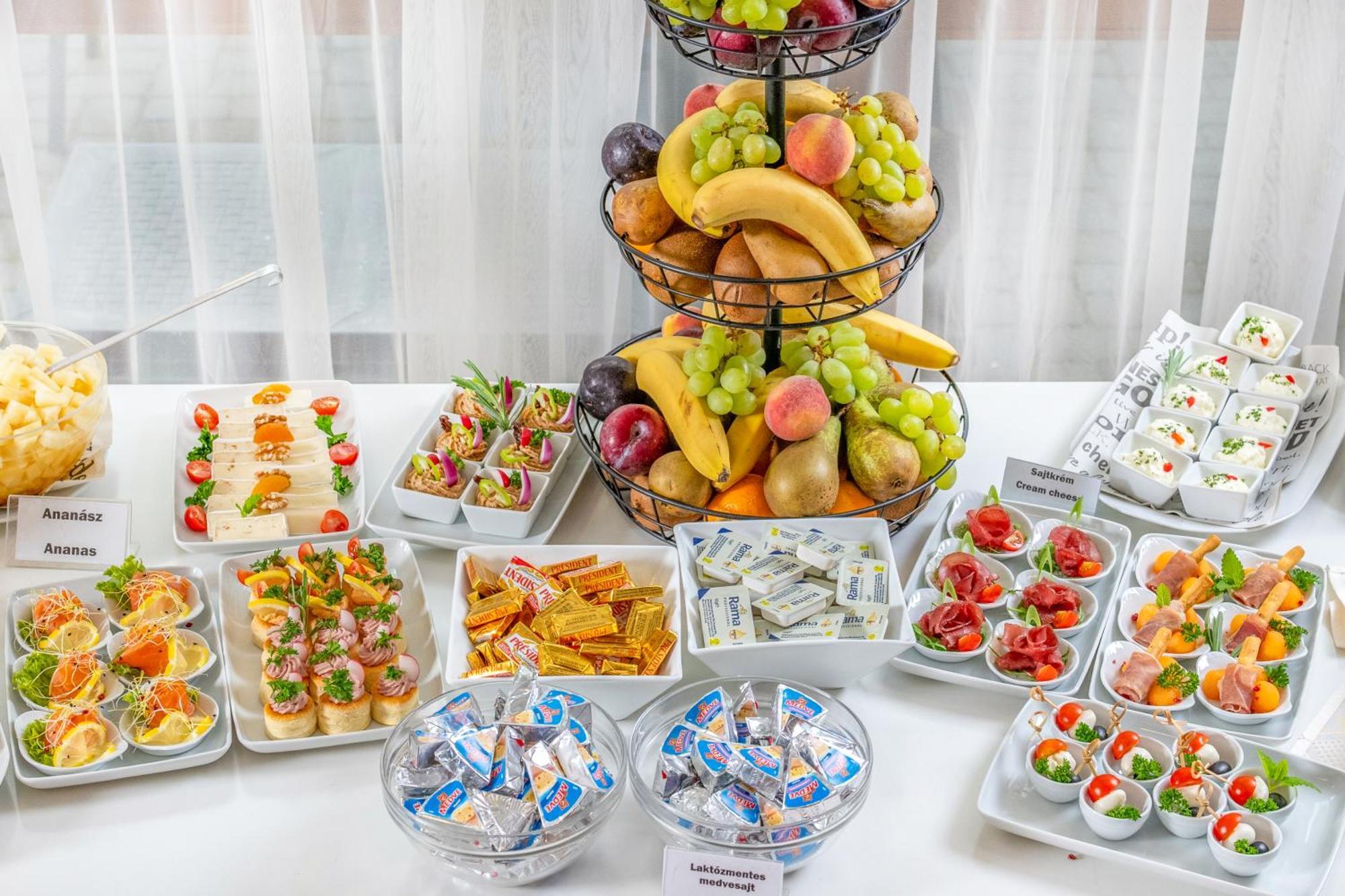 Corvin Hotel Budapest Residence Ngoại thất bức ảnh