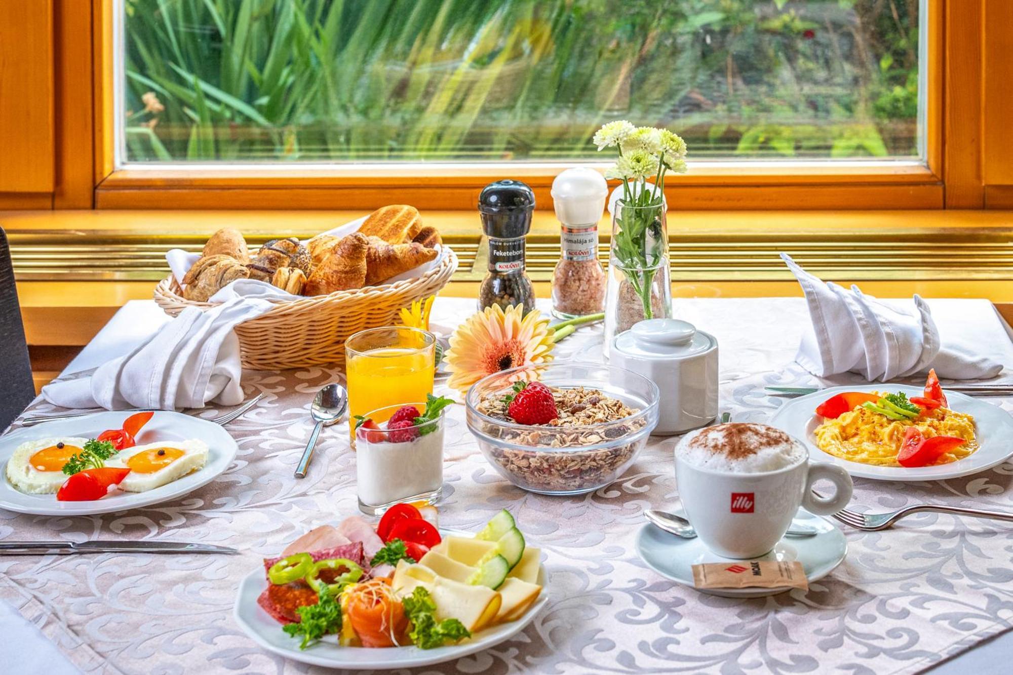 Corvin Hotel Budapest Residence Ngoại thất bức ảnh